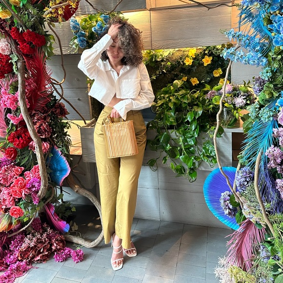 Meet your Posher, Laura - Picture 3 of 7